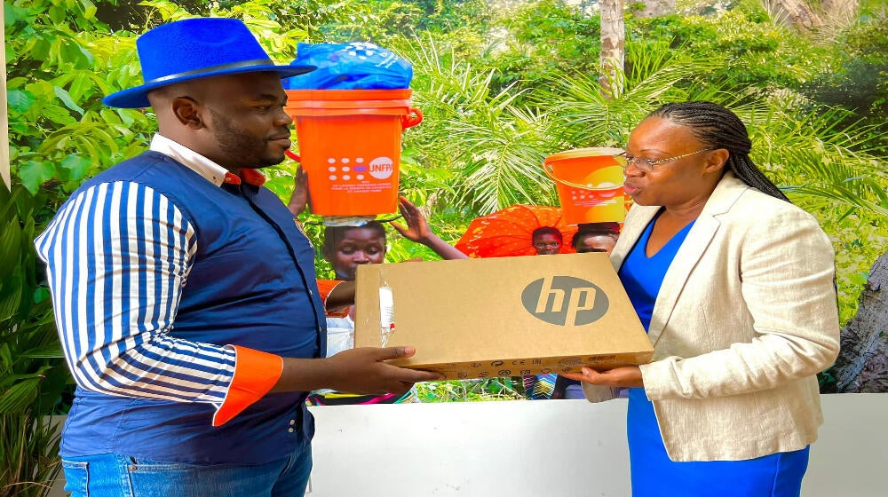 Remise de prix par UNFPA Gabon