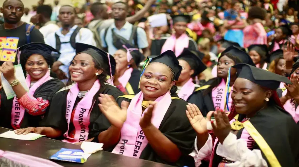 Cérémonie de remise des diplômes pour les promotions 2019, 2020, 2021 et 2022 des étudiantes sages-femmes : une édition réussie en présence de la Directrice Régionale WCARO et des autorités.